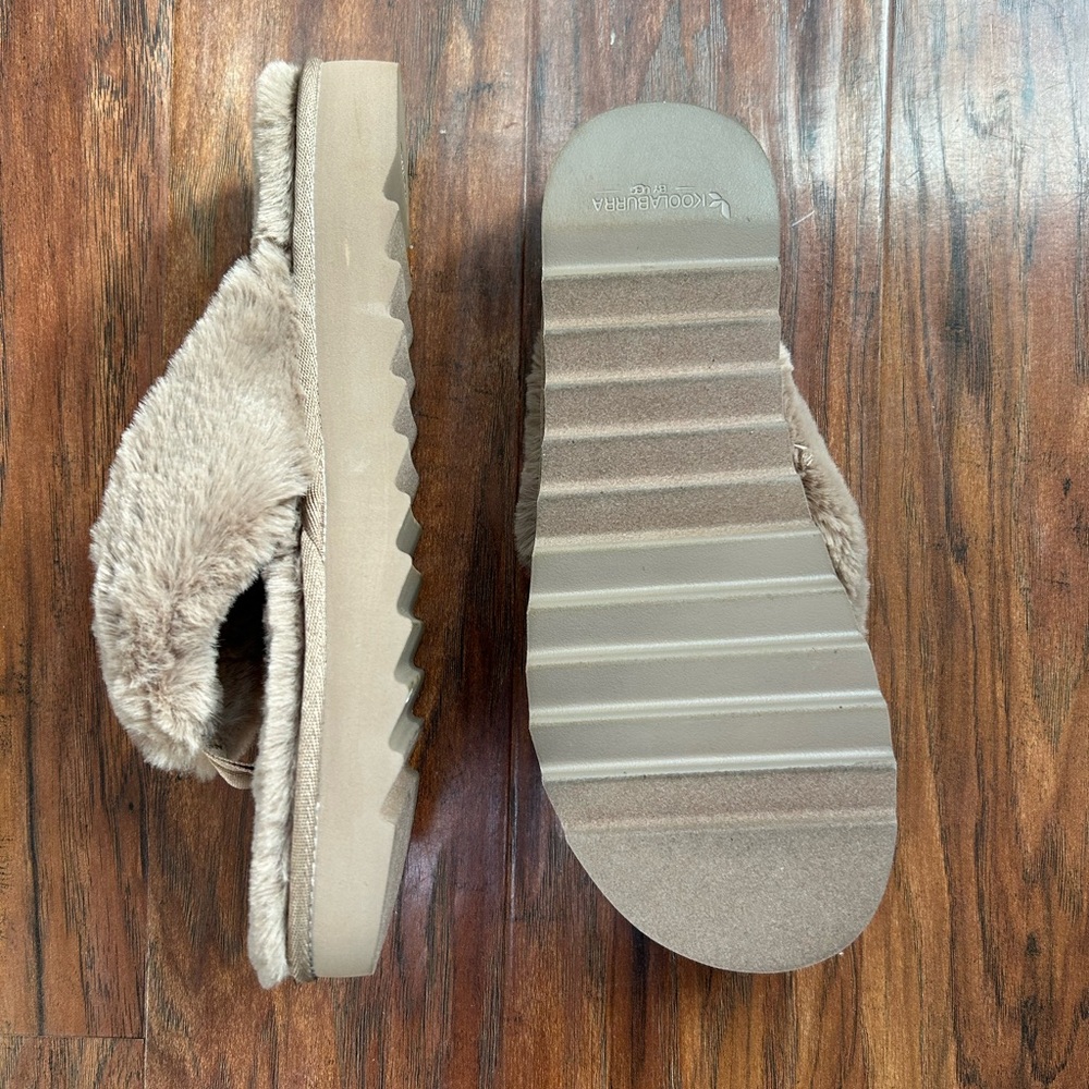 Koolaburra UGG Tan Faux Fur Fuzzy Slide Sandals Women's Size 8 US - Picture 5 of 8